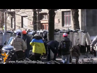 euromaidan euromaidan: 18 02 2014 fights on 2 shovkovychny street ( ul. shelkovichnaya street, shovkovychnyi street, kyiv berkut vv, ministry of internal affairs, police, police, dispersal, fight, fight, dispersal of the euromaidan rally, maidan, fight, attack, revolution, revolution, february 18, 2014)