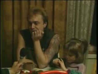 interview for vzglyad (vid) with kostya kinchev in the kitchen 1992